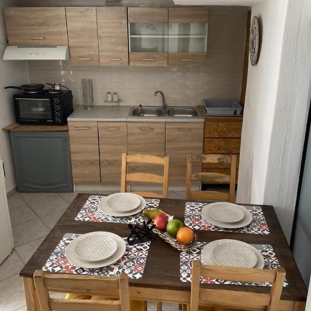 Popi'S Apartment Goniai Экстерьер фото