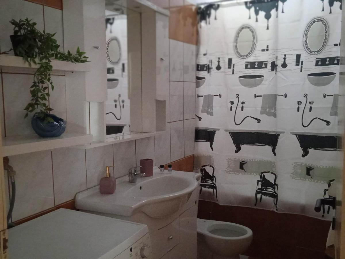 Popi'S Apartment Goniai Экстерьер фото